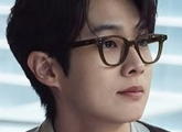 Ngoại hình trẻ trung vừa là điểm mạnh vừa là thách thức lớn nhất cho Choi Woo Shik